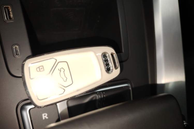 Used Audi A4L 2022 40 TFSI Fashion Dynamic Model
