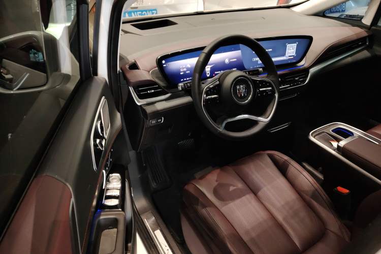 Used Buick Century 2023 2.0T Six-Seater Yinshi Edition
