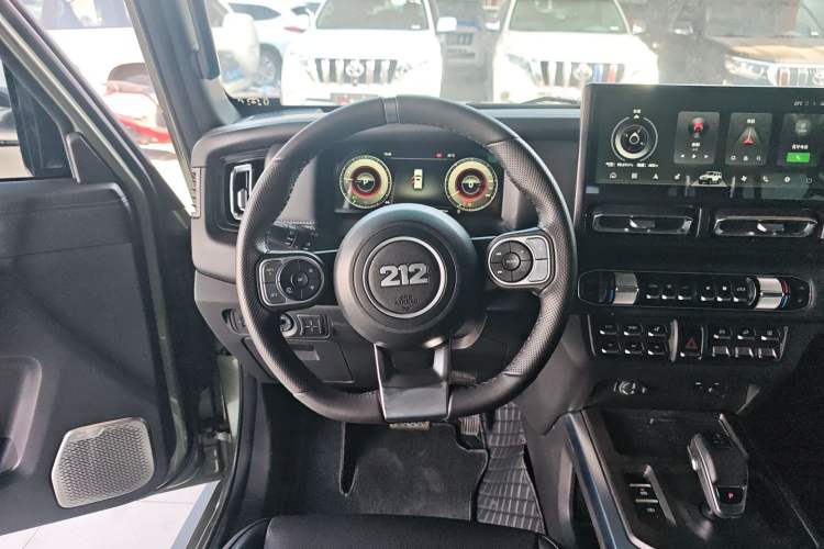 Used 212 T01 2024 2.0T Mechanic