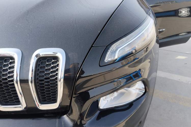 Used  Cherokee 2016 2.4L Professional Edition
