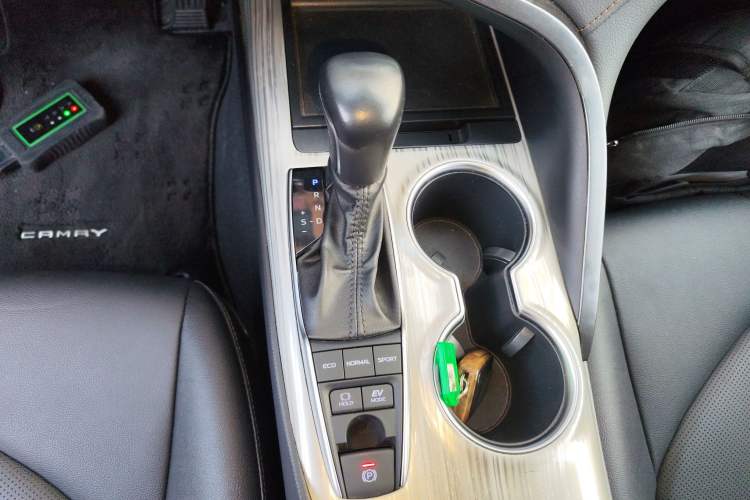 Used Toyota Camry 2019 Revised Version Dual-Engine 2.5 HG Luxury Edition
