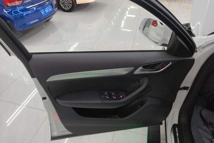 Used Audi Q3 2016 35 TFSI quattro all-wheel-drive style model
