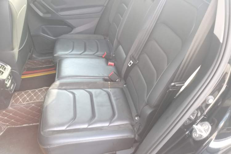 Used Volkswagen Tiguan L 2019 Revised 330TSI Automatic Two-Wheel Drive Smart & Luxury Edition China VI Standard