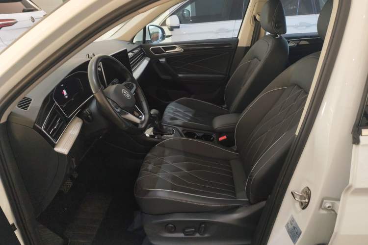 Used Volkswagen Tiguan L 2024 300TSI Automatic Two-Wheel Drive Smart Edition
