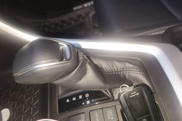 Used Toyota Wildlander 2021 2.0L CVT 4x4 Luxury Edition
