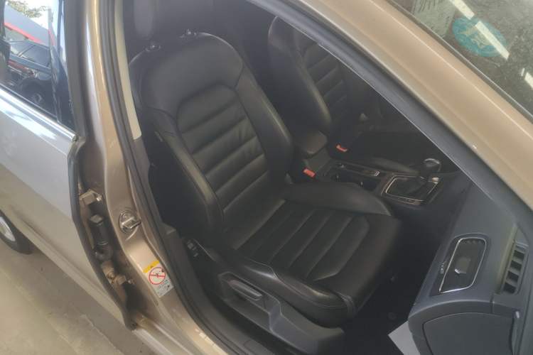 Used Volkswagen Golf 2014 1.4TSI Automatic Luxury Model
