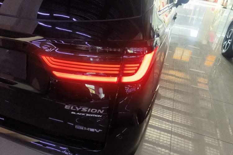 Used Honda Elysion 2024 2.0L eHEV Luxury Edition
