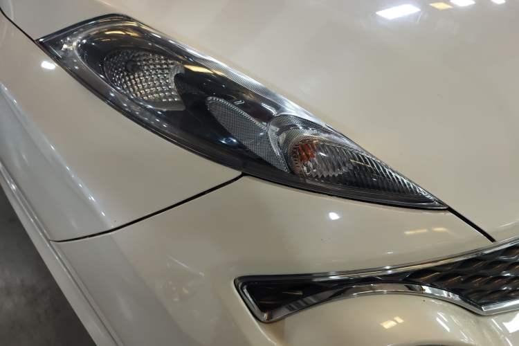 Used Infiniti ESQ 2014 1.6L Spontaneous Edition
