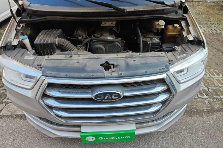 Used  M4 2016 2.0L manual Comfort trim level
