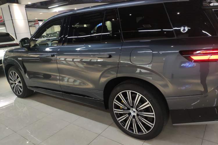 Used Denza N9 2025 Prestige Version