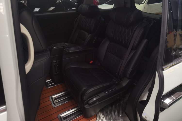 Used Honda Elysion 2019 2.0L Hybrid Luxury Edition
