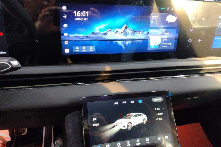 Used VOYAH PASSION 2024 PHEV Four-Wheel Drive Ultra-Long Range Flagship Model
