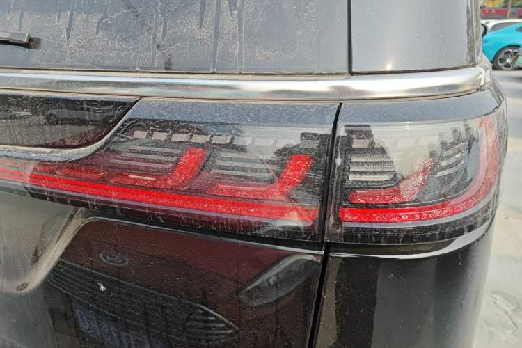 Used VOYAH Dream 2024 PHEV Extended-Range Premium Edition
