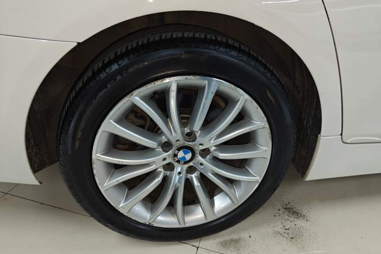 Used BMW 5 Series 2014 525Li Luxury Design Package
