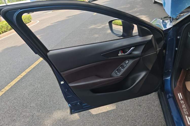 Used Mazda CX-4 2021 2.0L Automatic Two-Wheel Drive Blue Sky Luxury Edition
