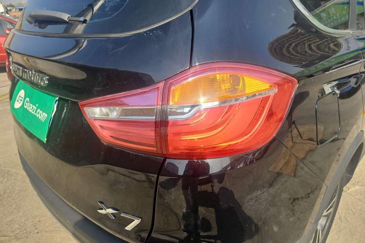 Used SWM X7 2020 2.0L Manual Comfort Version 7 Seats
