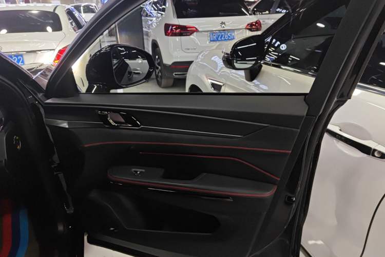 Used Lynk & Co 05 2020 2.0TD Four-Wheel Drive HypeHalo
