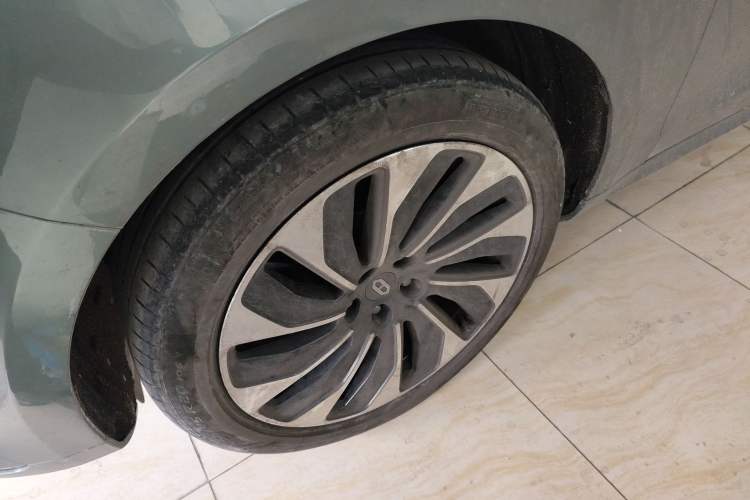 Used Hima AITO M5 2022 Extended-Range Four-Wheel Drive Performance Version
