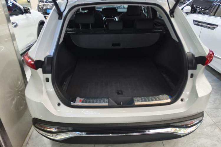 Used Toyota Harrier 2022 2.0L CVT Two-Wheel Drive Deluxe Edition