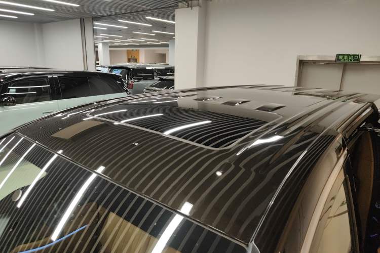 Used VOYAH Dream 2025 PHEV Four-Wheel-Drive Flagship Kunpeng Edition
