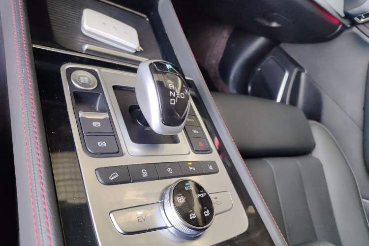 Used BYD Tang New Energy 2018 DM 2.0T All-Wheel Drive Smart Connect Genesis Edition 7 Seats China V Emission Standard
