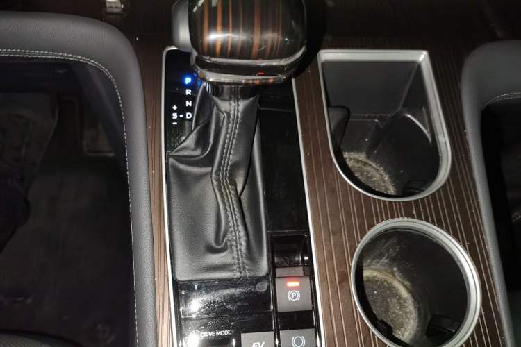 Used Toyota Granvia 2023 2.5L Hybrid Prestige PLUS Edition