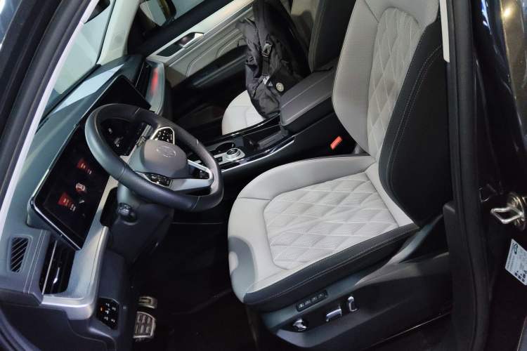 Used Volkswagen Talagon 2024 Facelifted 380TSI All-Wheel Drive R-Line Cruise Premium Edition
