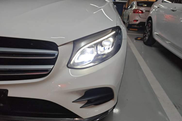 Used Mercedes-Benz GLC 2018 GLC 260 4MATIC Luxury Model