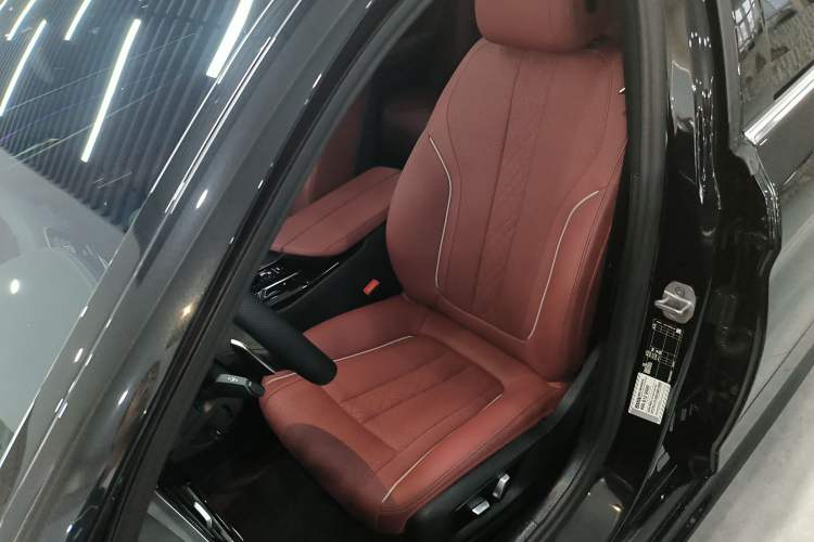 Used BMW 5 Series 2023 Restyled 530Li Leading Edition M Sport Package
