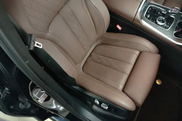 Used BMW X7 2020 xDrive40i Luxury M Sport Package
