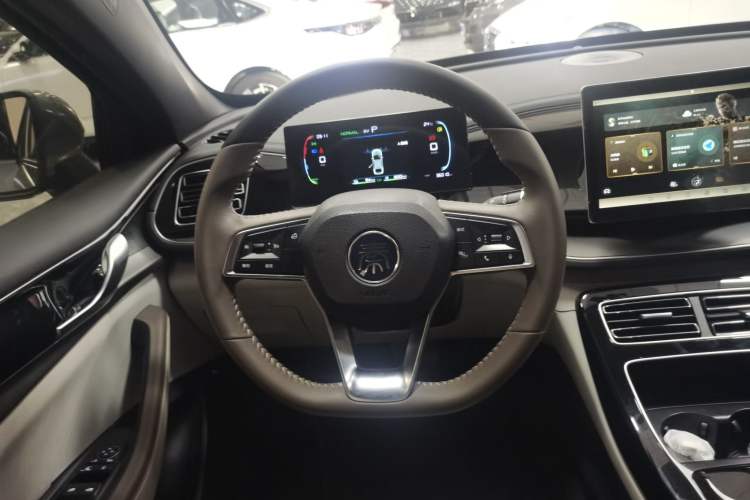 Used BYD Qin PLUS 2024 HONOR Edition DM-i 120KM Leading Model