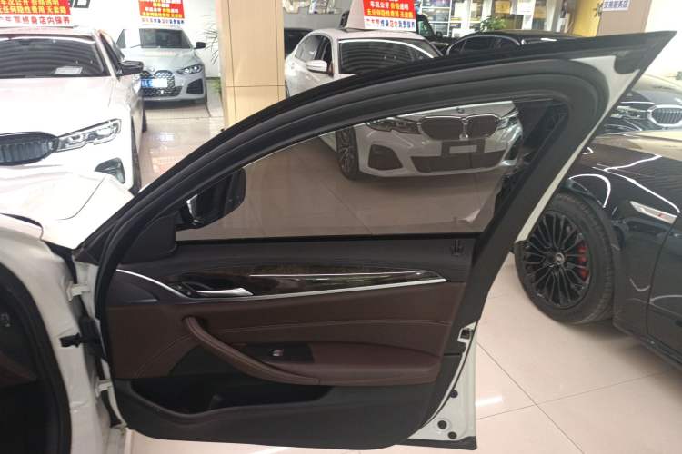 Used BMW 5 Series 2018 525Li M Sport Package
