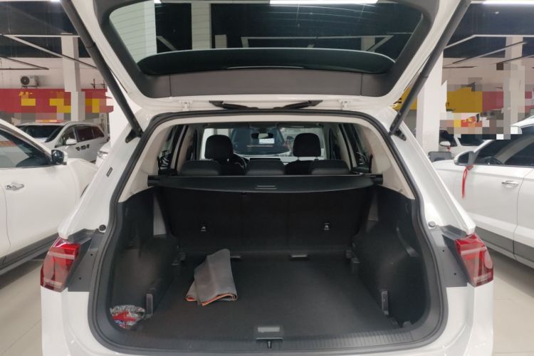 Used Volkswagen Tiguan L 2023 330TSI Automatic Two-Wheel Drive R-Line Enjoyment Edition
