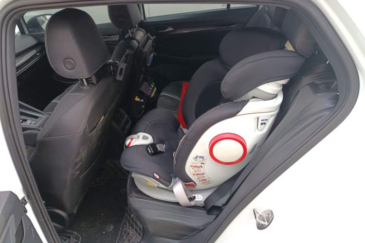 Used Volkswagen Golf 2023 Facelift 280TSI DSG R-Line Lite