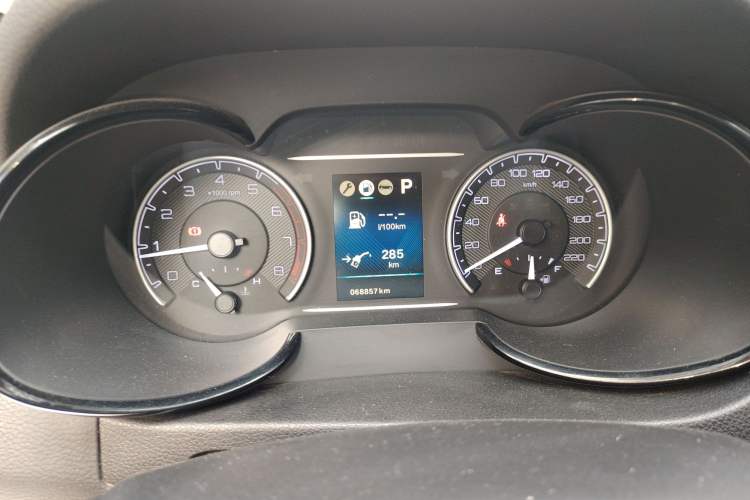 Used Dongfeng Aeolus AX7 2016 2.0L Automatic Zhiyi Trim