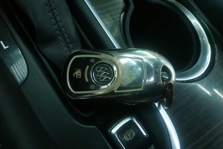 Used Buick Envision 2018 20T Two-Wheel-Drive Elite Model
