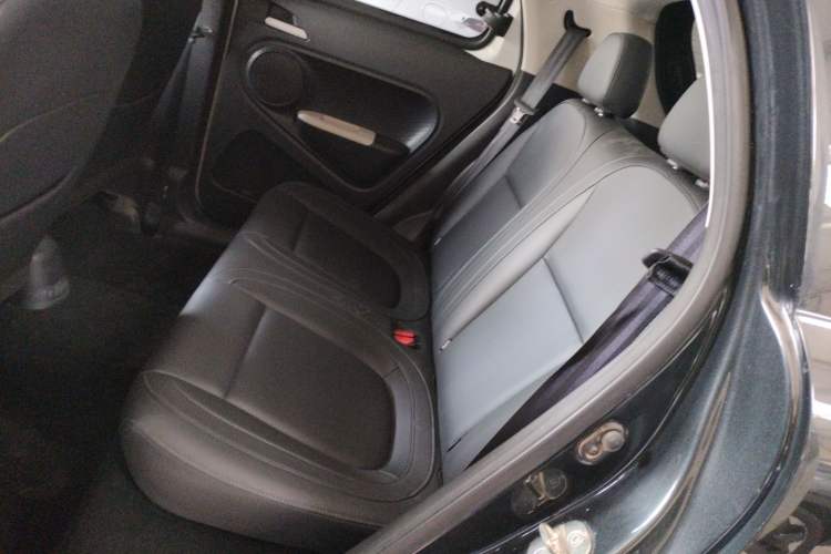 Used ORA Black Cat 2019 351 km Family Edition
