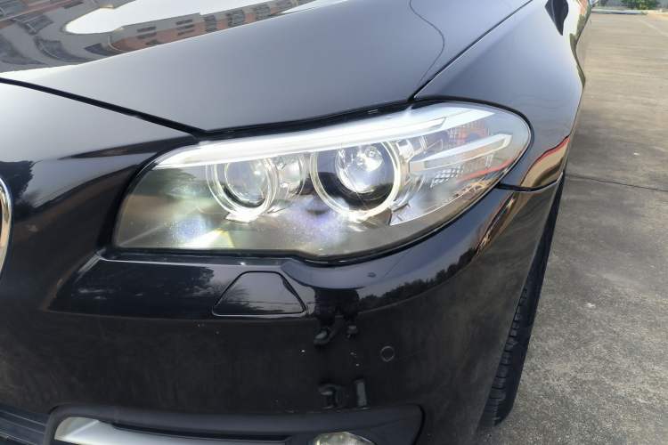 Used BMW 5 Series 2014 525Li Leading Model
