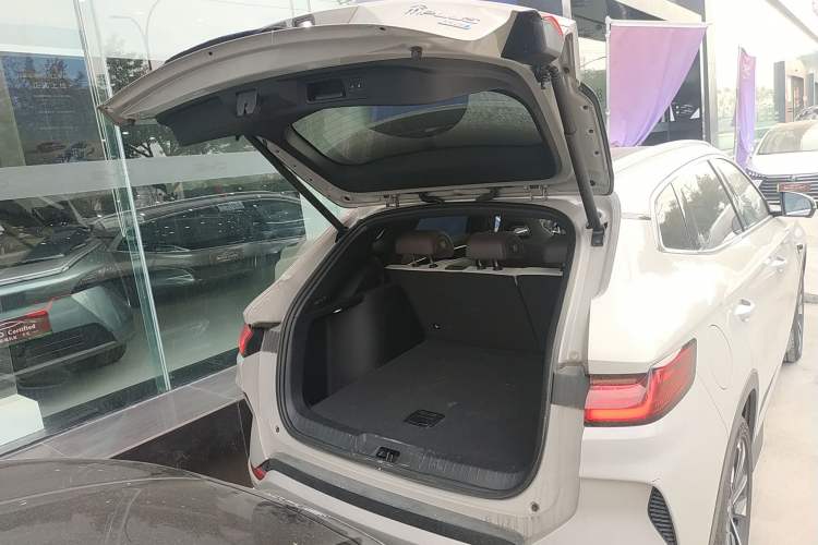 Used BYD Song PLUS New Energy 2025 EV Intelligent Driving Version 520km Premium Model
