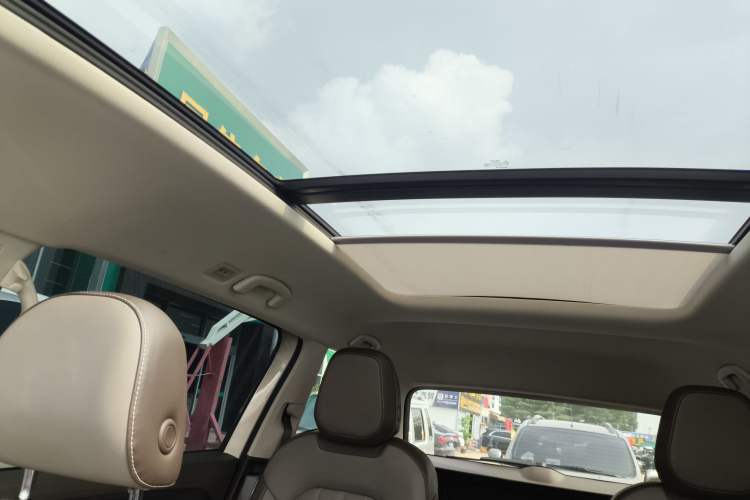 Used Volkswagen Viloran 2024 330TSI Luxury Edition
