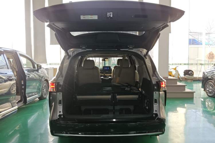 Used Toyota Sienna 2021 2.5L Hybrid Luxury Edition