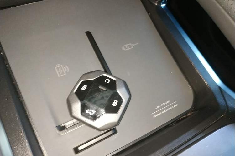 Used JETOUR Traveler 2023 2.0T Four-Wheel Drive Conqueror
