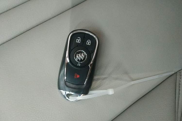 Used Buick GL8 2017 ES 28T Comfort Model China V Standard
