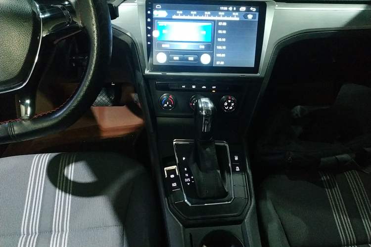 Used Volkswagen Lamando 2018 230TSI DSG Fashion Edition
