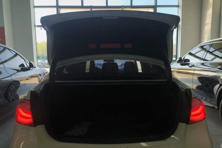 Used BMW 3 Series 2018 320i M Sport Package
