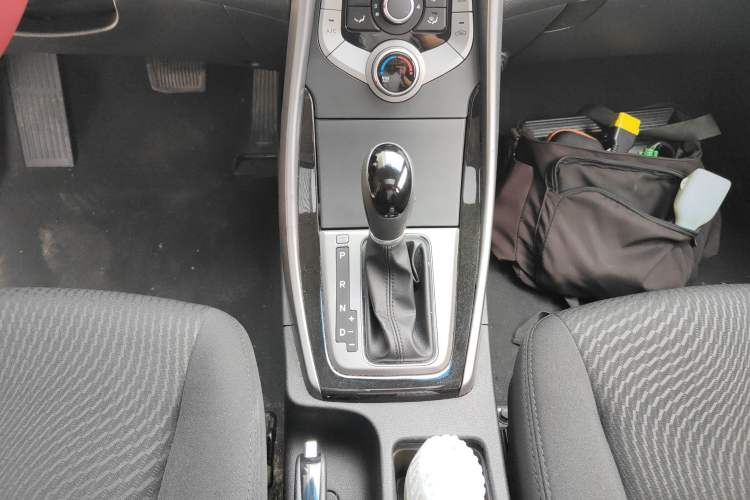 Used Hyundai Elantra 2015 1.6L Automatic Leading Model