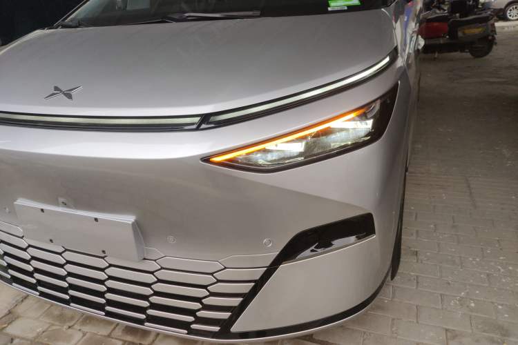 Used XPeng X9 2024 610 Long-Range Pro
