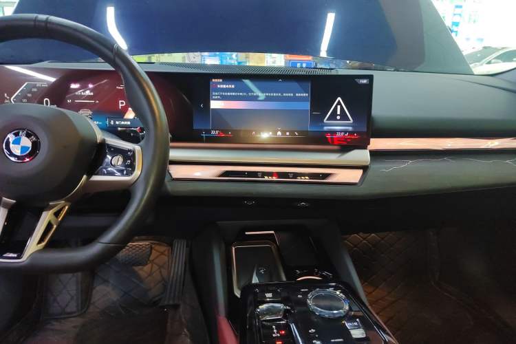 Used BMW 5 Series 2025 530Li Luxury Edition M Sport Package
