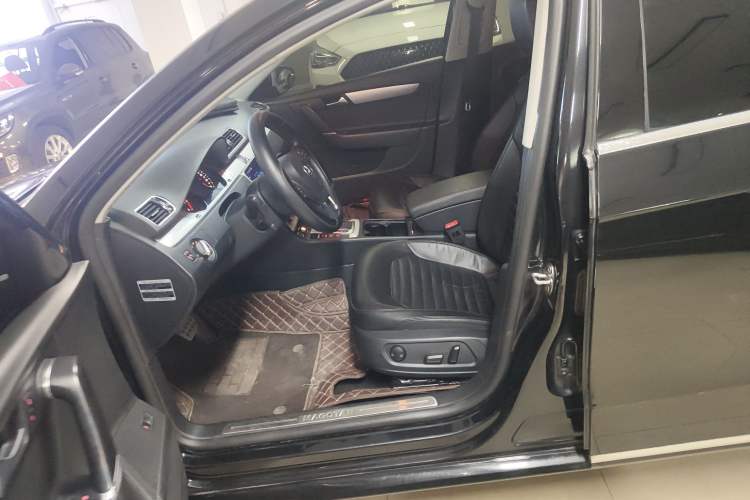 Used Volkswagen Magotan 2015 1.8TSI Advanced Model
