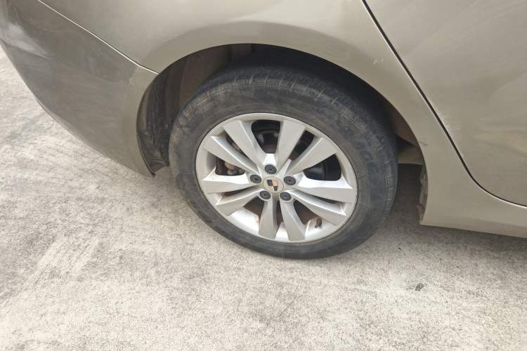 Used Roewe 360 2015 1.5L manual luxury edition
